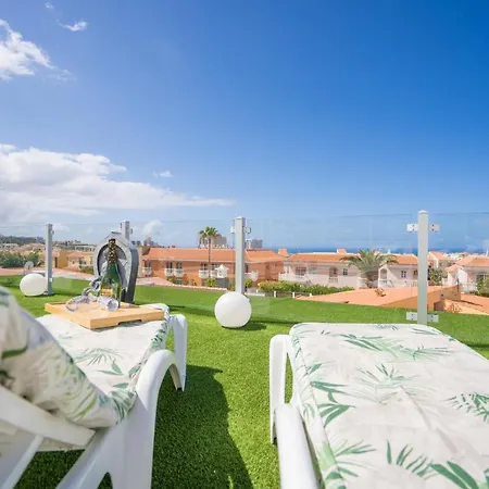 La Laja 5 Bedrooms, Rooftop Terrace Sea View Villa *