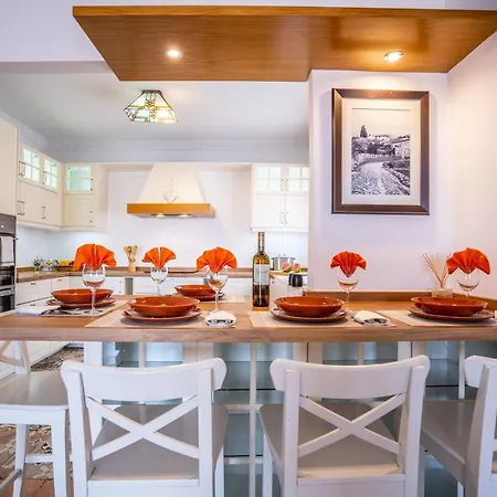 La Laja With 5 Bedrooms And Sea View *