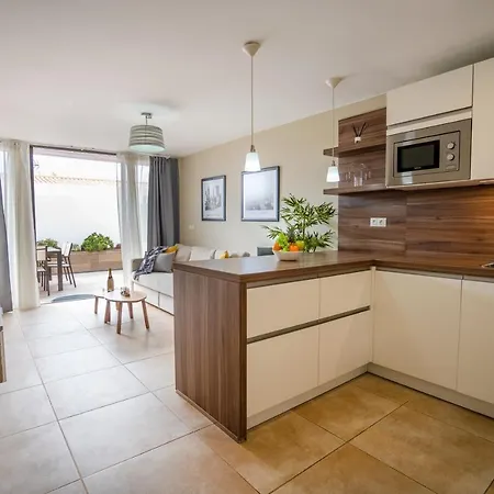 La Laja 5 Bedrooms, Rooftop Terrace Sea View Villa *