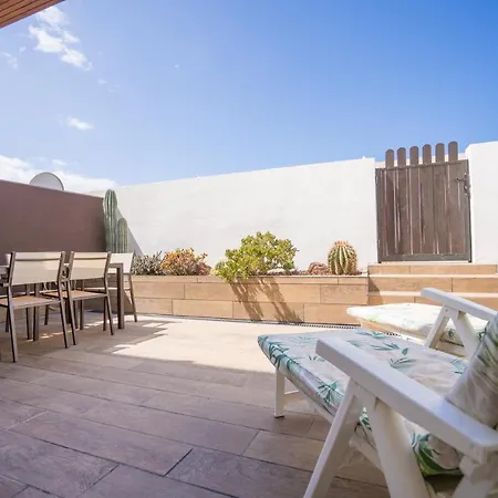 Villa La Laja With 5 Bedrooms And Sea View