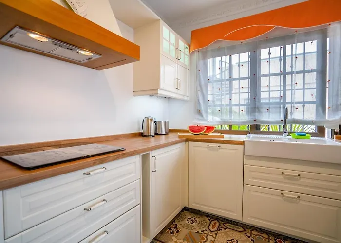 Villa La Laja With 5 Bedrooms And Sea View Callao Salvaje