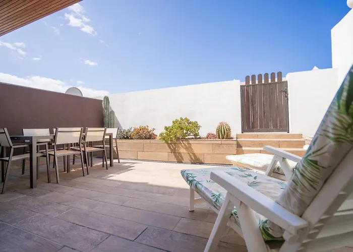 Villa La Laja With 5 Bedrooms And Sea View